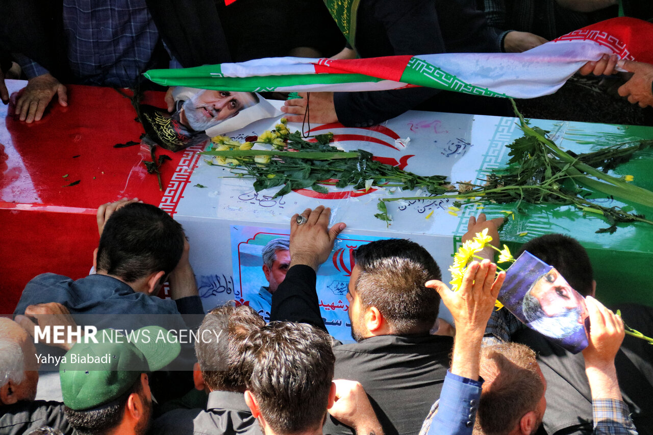 بدرقهای با اشک و شعار؛ وداع مردم سنقر با سردار گمنام جبهه مقاومت