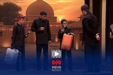 عزاداری نوجوانان با دبه ۲۰ لیتری در حسینیه معلی