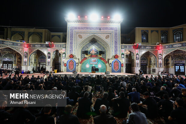 عزاداری زائران استان خراسان شمالی در حسینیه حرم امام رضا (ع)