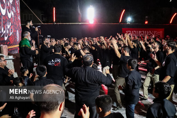 تصاویری از عزاداری دسته های زنجیرزنی مردم ارومیه