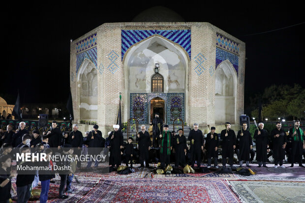 عزاداری شب پنجم محرم در بقعه شیخ جبرائیل کلخوران اردبیل
