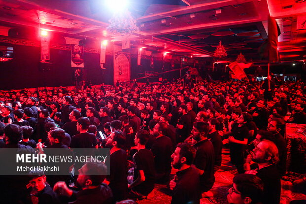 غوغای دختر شهید محمدرضا لاجوردی در هیئت سیدمجید بنیفاطمه