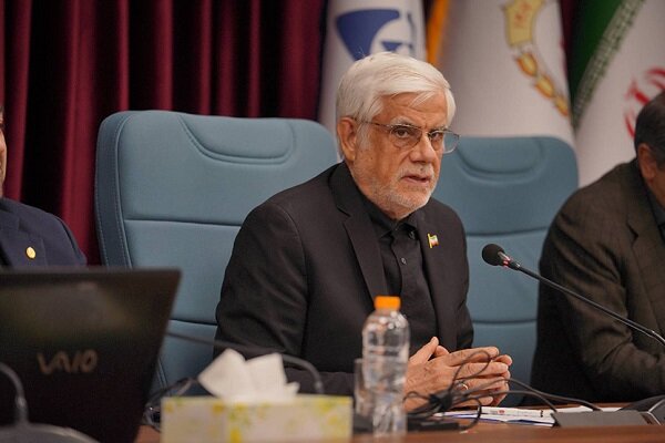 تقدیر عارف از نقشآفرینی بانک ملی ایران در حمایت از اقتصاد کشور