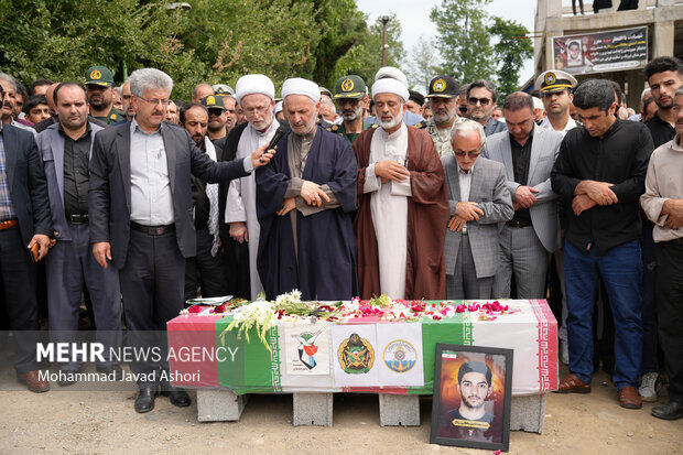 تشییع پیکر مطهر شهید سرباز محمد امین سلطانی رزداری در رضوانشهر