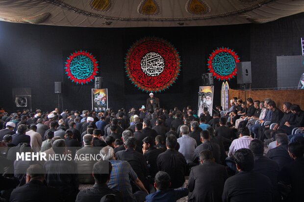 عزاداری مردم زاهدان در شب هشتم ماه محرم