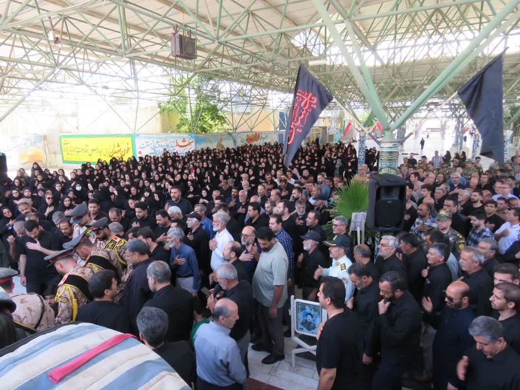 پیکر مطهر شهید «هوشنگ ناصرپور» در بروجرد تشییع شد