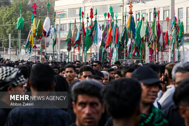 آئین ۴۰۰ ساله «علم گردانی» در میناب