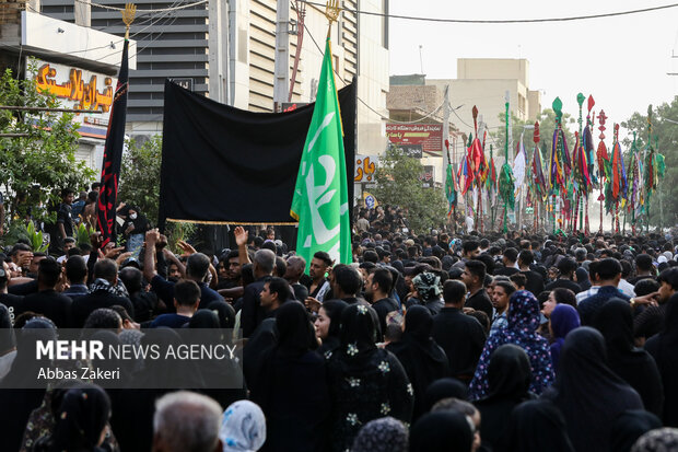 آئین ۴۰۰ ساله «علم گردانی» در میناب