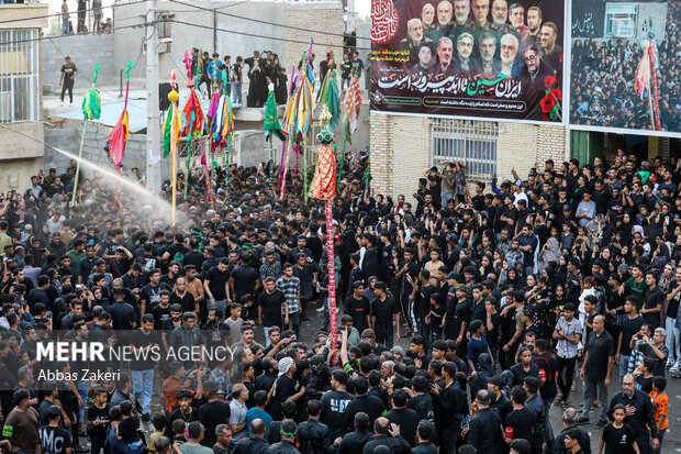 آئین ۴۰۰ ساله «علم گردانی» در میناب