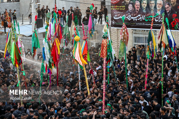 آئین ۴۰۰ ساله «علم گردانی» در میناب