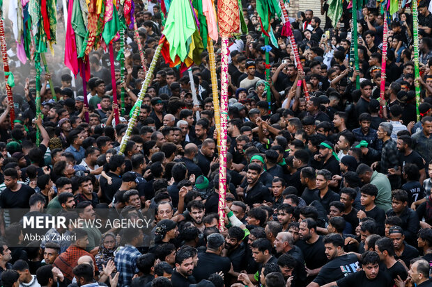 آئین ۴۰۰ ساله «علم گردانی» در میناب