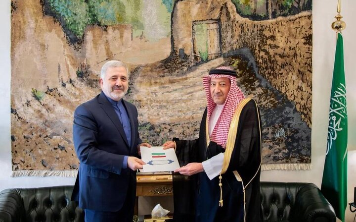 Saudi Arabia receives written message from Iran Saudi Arabia receives written message from Iran