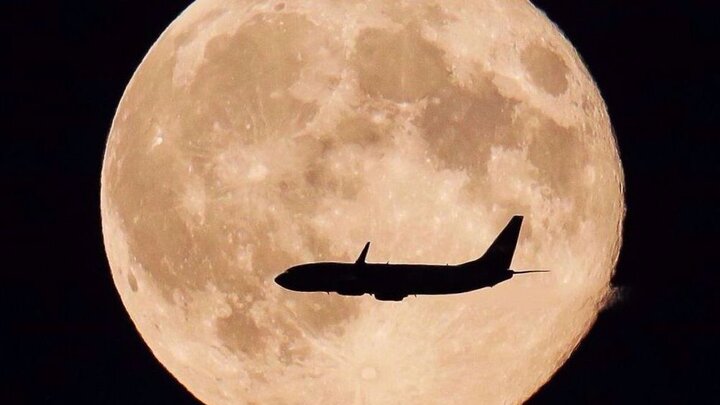 Iran closes western, central airspace to intl. overflights