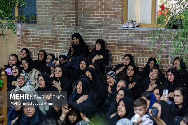 آیین تعزیه در منزل شهید عباس بابایی