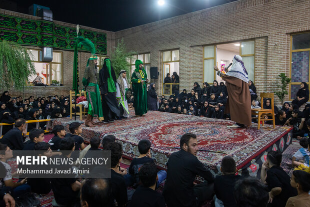 آیین تعزیه در منزل شهید عباس بابایی
