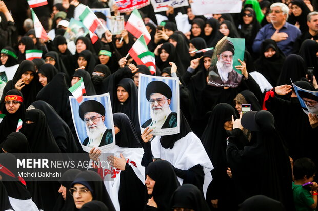 اجتماع و راهپیمایی مردم قم در حمایت رهبر انقلاب