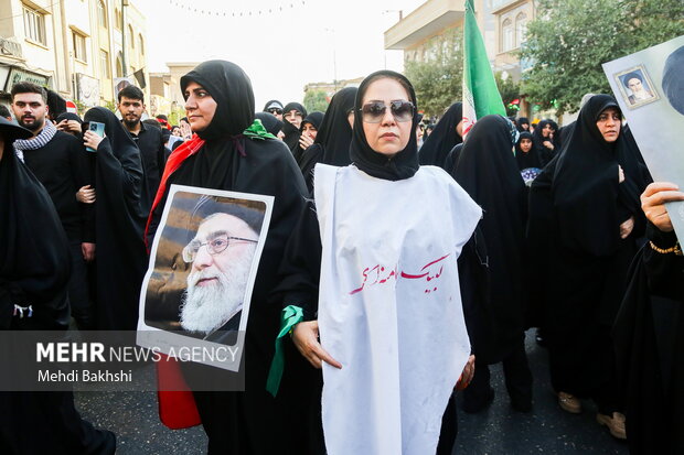 اجتماع و راهپیمایی مردم قم در حمایت رهبر انقلاب