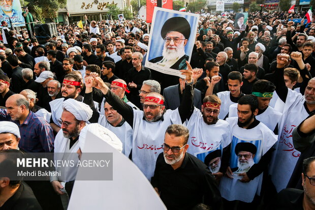 اجتماع و راهپیمایی مردم قم در حمایت رهبر انقلاب
