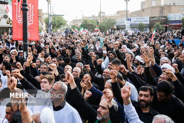 اجتماع و راهپیمایی مردم قم در حمایت رهبر انقلاب
