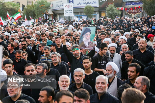 اجتماع و راهپیمایی مردم قم در حمایت رهبر انقلاب