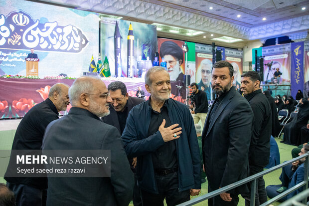آئین بزرگداشت شهدای اقتدار ایران