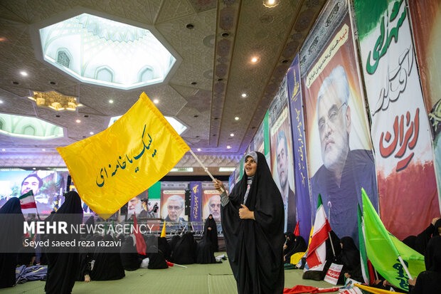 آئین بزرگداشت شهدای اقتدار ایران