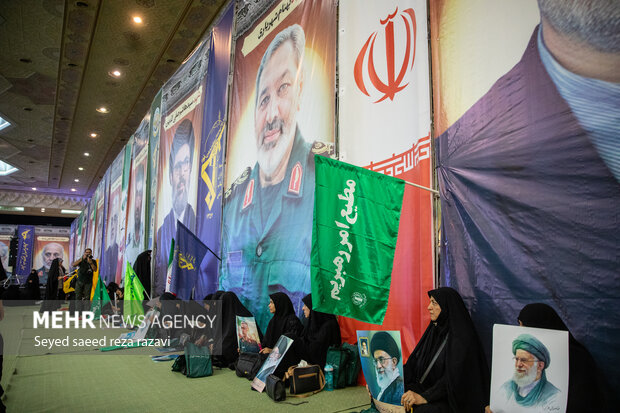 آئین بزرگداشت شهدای اقتدار ایران