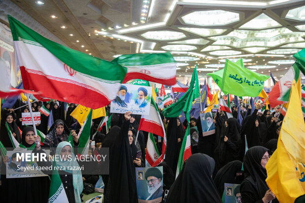 آئین بزرگداشت شهدای اقتدار ایران