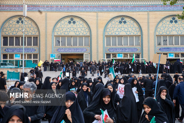 آئین بزرگداشت شهدای اقتدار ایران