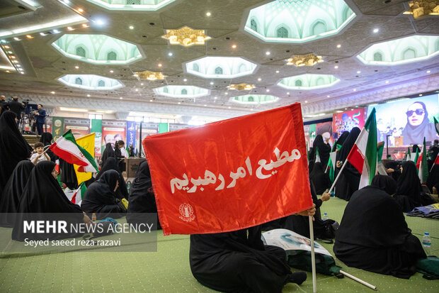 آئین بزرگداشت شهدای اقتدار ایران
