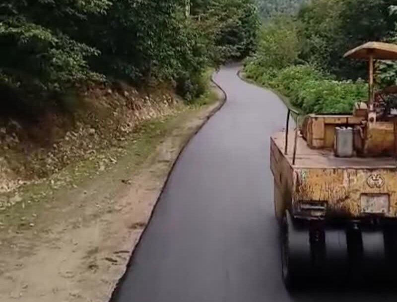 اجرای پروژه‌های آسفالت در تالش و رودبار آغاز شد