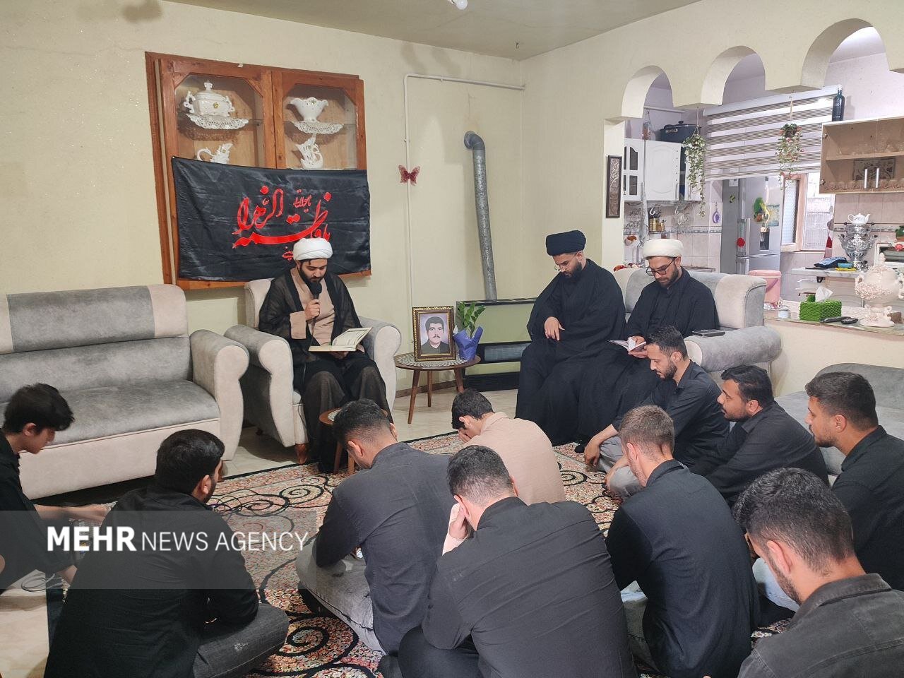 روضههای خانگی؛ روایت زنده نگه داشتن شعله عشق حسینی در محرم روضههای خانگی؛ روایت زنده نگه داشتن شعله عشق حسینی در محرم