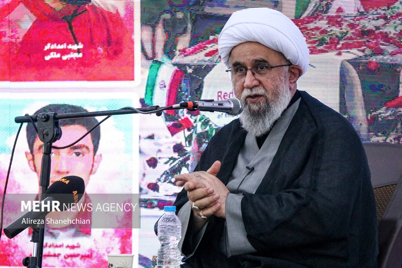 آیت الله رمضانی:آزادگی و کرامت انسانی آموزههای برجسته مکتب عاشورا است آیت الله رمضانی:آزادگی و کرامت انسانی آموزههای برجسته مکتب عاشورا است