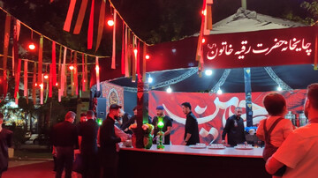 خدمت‌رسانی ایستگاه‌های صلواتی به عزاداران حسینی در آذربایجان غربی