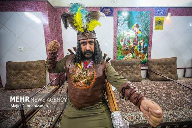 سوگواری عزاداران خاص حسین (ع) در حسینیه ایران