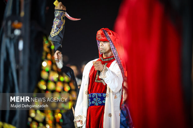 سوگواری عزاداران خاص حسین (ع) در حسینیه ایران
