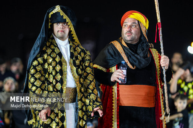 سوگواری عزاداران خاص حسین (ع) در حسینیه ایران