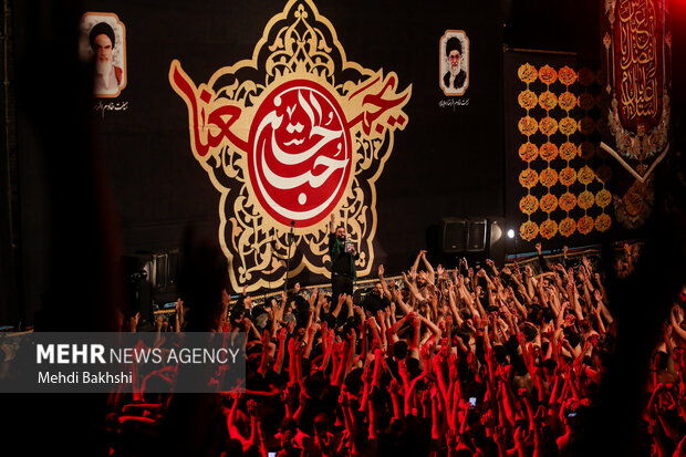 عزاداری شب هفتم محرم در هیئت خادم‌الرضا(ع) قم