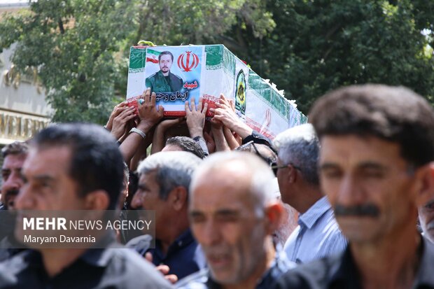 تشییع و تدفین پیکر مطهر شهید «ایمان وحیدی» در خراسان شمالی