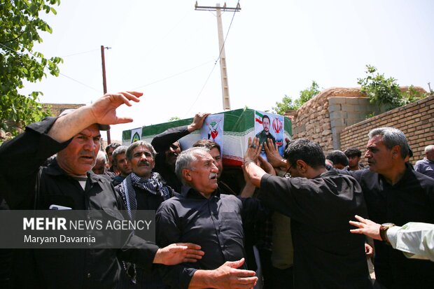 تشییع و تدفین پیکر مطهر شهید «ایمان وحیدی» در خراسان شمالی