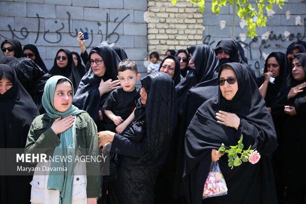 تشییع و تدفین پیکر مطهر شهید «ایمان وحیدی» در خراسان شمالی