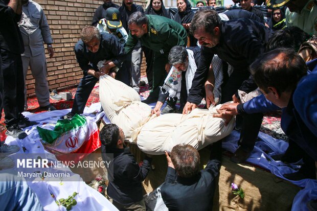 مراسم استقبال و تشییع پیکر مطهر شهید مدافن وطن ایمان وحیدی