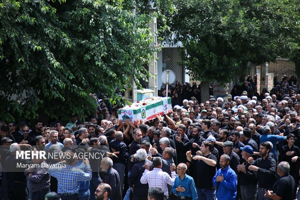 تشییع و تدفین پیکر مطهر شهید «ایمان وحیدی» در خراسان شمالی