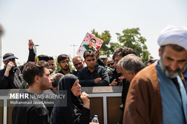تشییع پیکر شهید مدافع وطن«محمدمهدی مهدی‌پور»در قزوین