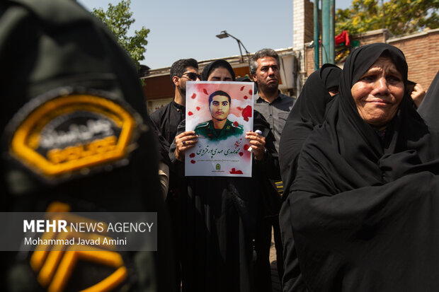 تشییع پیکر شهید مدافع وطن«محمدمهدی مهدی‌پور»در قزوین