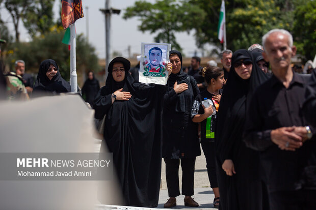 تشییع پیکر شهید مدافع وطن«محمدمهدی مهدی‌پور»در قزوین