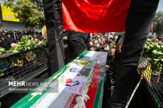 تشییع پیکر شهید مدافع وطن«محمدمهدی مهدی‌پور»در قزوین