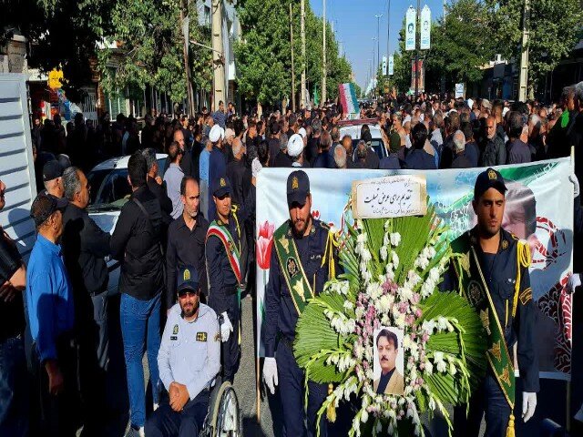 پیکر شهید علی کرمی در قروه تشییع شد
