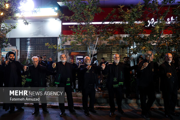 Tahran'da özel "Şah Hüseyin" töreni