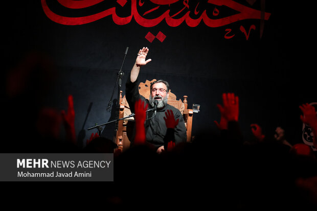 عزاداری شب هشتم محرم در هیئت خادمان قزوین